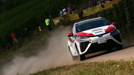 ¿Qué hace un Toyota Mirai en el WRC?