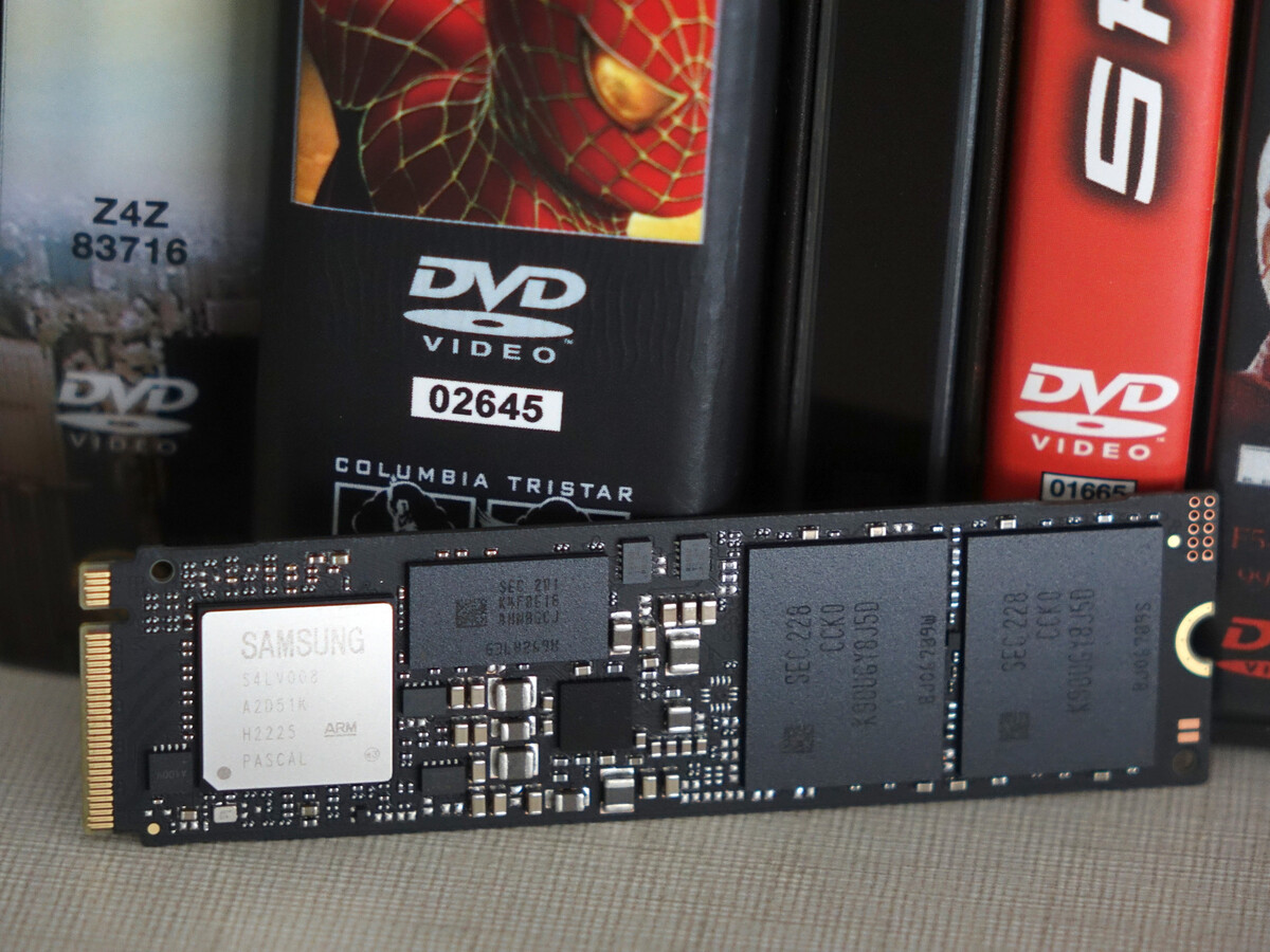SAMSUNG　990 PRO 1TB SSD Samsung 990 Pro SSD 1 TB PCIe 4.0, análisis: review con