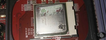 Tras 18 años de uso, su ordenador murió antes de entrar a prisión. Ahora, su primo descubre la extraña razón por la que el PC se rompió 