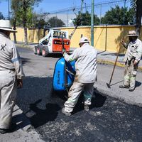 El bacheo en CDMX se frena en plena temporada de lluvias y la reparación de calles costará hasta un 155% más