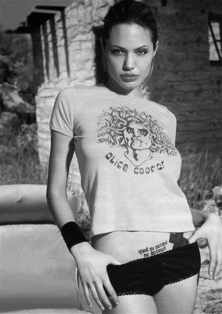Las 101 mujeres tatuadas más sexys