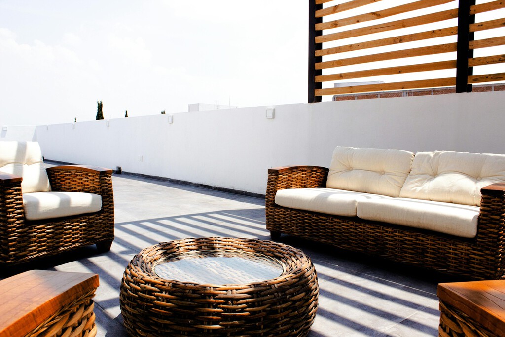 Maisons du Monde tiene la lampara solar más cálida y bonita para tu terraza o jardín. Y además, ahora está con descuento