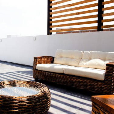 Maisons du Monde tiene la lampara solar más cálida y bonita para tu terraza o jardín. Y además, ahora está con descuento