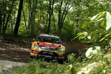 Rally de Japón 2010: Petter Solberg saca fuerzas y es el primer líder