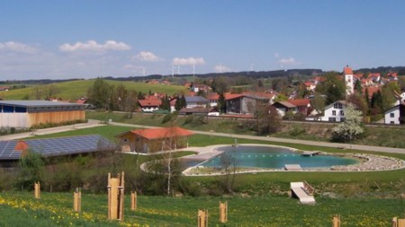 Este pueblo produce 5 veces más energía de la que necesita y vende el resto
