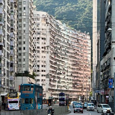 Una turista argentina viaja a Hong Kong y queda impactada con estos famosos bloques de edificios: 'Aquí viven 10.000 personas, es impresionante lo enorme que es'