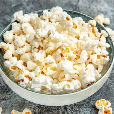 El truco de los 30 segundos para hacer palomitas de maíz caseras y sin microondas: “Nunca volverás a hacerlas de otra manera”