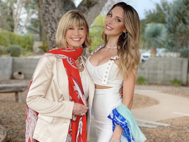 Chloe Lattanzi Olivia 001