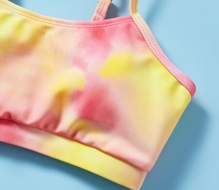 Una madre comparte escandalizada la foto de un bikini con relleno para niñas de cinco años