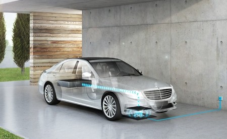 Daimler y BMW acuerdan desarrollar conjuntamente un sistema de recarga inalámbrica