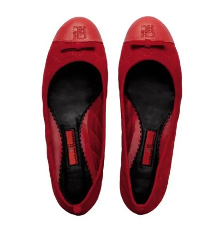 San Valentín en Carolina Herrera: invade tu armario de color rojo