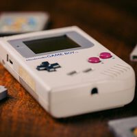 Hay un rincón en xtralife lleno de consolas portátiles retro reacondicionadas: allí está la Game Boy original, varias PSP y más 