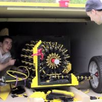 Raul Oaida, el tipo que combina LEGO y aire comprimido en el coche de sus sueños