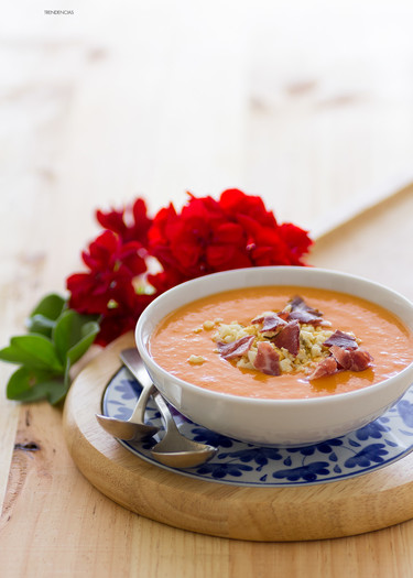 Plántale cara al calor con esta refrescante receta de salmorejo cordobés
