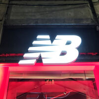 New Balance hace sombra a Adidas con sus nuevas zapatillas minimalistas rebajadas a menos de 50 euros  