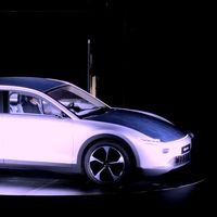 Lightyear One: las claves del coche eléctrico solar que promete una autonomía de 725 km y cuesta 149.000 euros