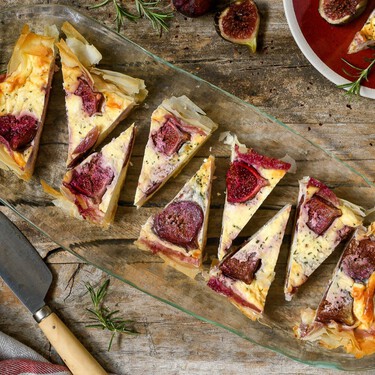 Esta tarta salada con higos es una cena perfecta de finales de verano perfecta, y solo necesitas invertir 10 minutos 