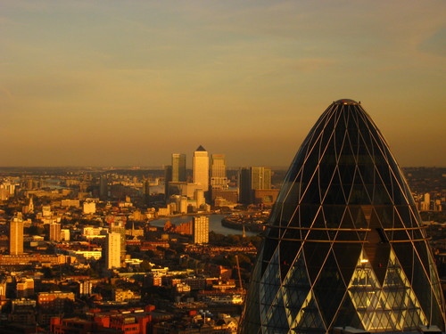 El Banco de Inglaterra baja los tipos de interés, ¿servirá de algo?