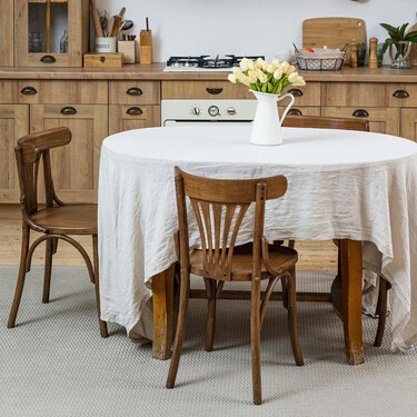 Carrefour tiene una vajilla que podría haber estado en la casa del pueblo de nuestras abuelas: es barata y parece hecha a mano