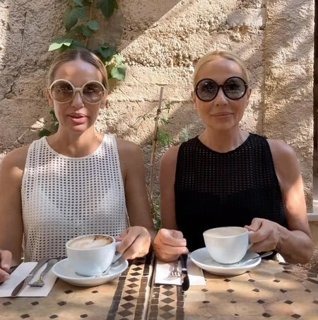 El Desayuno De Marta Sanchez Para Estar En Forma A Los 60 Anos Tomo Dos Cafes Con Leche Zumo Tostada De Centeno Con Pavo Y Otra Con Mantequilla Y Mermelada