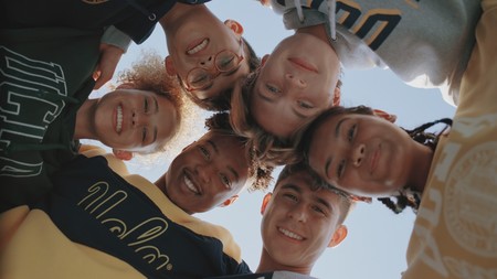 La Universidad de California y Pull&Bear juntas en una colección de básicos deportivos para el invierno
