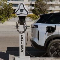 Este SUV chino ya era una opción muy interesante por bonito y barato, pero ahora se ha sacado de la manga una versión híbrida enchufable con casi 100 km de autonomía eléctrica