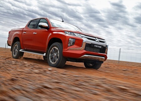 La Mitsubishi L200 2022 estrena caja automática y más equipo de seguridad en México