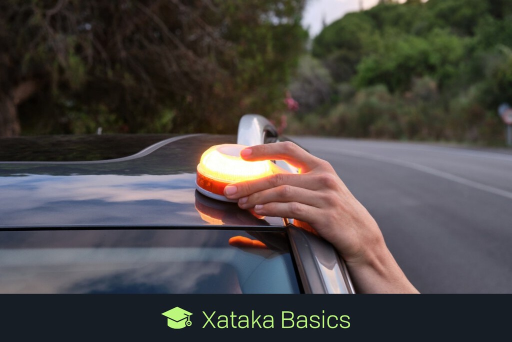 Multas por uso indebido de la baliza V-16: cuándo te pueden multar por usarla fuera de la carretera y cuándo no