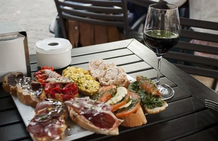 La deliciosa tentación de las rutas de tapas y otros 'vicios' malos para el bolsillo