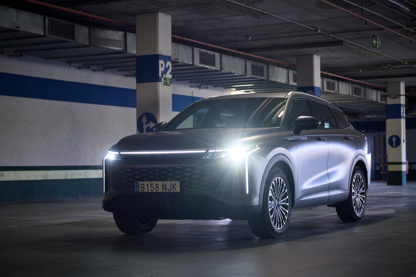 OMODA 9 SHS: ANÁLISIS DE VEHÍCULO HÍBRIDO ENCHUFABLE Y POSICIONAMIENTO EN MERCADO ESPAÑOL