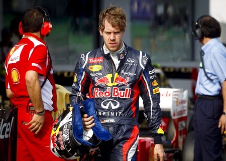 Sebastian Vettel: No tengo el traje rojo en el armario, ni he firmado nada