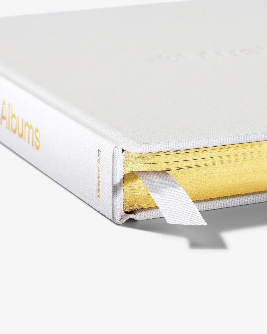 El exclusivo libro de Apple que ya vale 1.700 euros en reventa. Así es por dentro este tesoro de papel El exclusivo libro de Apple que ya vale 1.700 euros en reventa. Así es por dentro este tesoro de papel