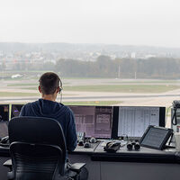 A Estados Unidos le hacen falta miles de controladores aéreos nuevos. Los va a encontrar en un nicho nuevo: gamers