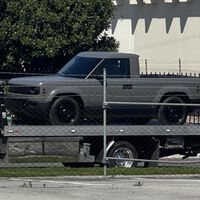 El CEO de Amazon quiere ver fracasar a la Tesla Cybertruck: está desarrollando su propia pick-up eléctrica por una fracción del precio. Costaría lo que un Jetta