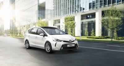 El renovado Toyota Prius+, primer híbrido de siete plazas, se pone a la venta