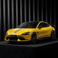 Llevaba meses soñando con este momento: los Xiaomi SU7 y SU7 Ultra en miniatura se van a vender fuera de China y ya es oficial