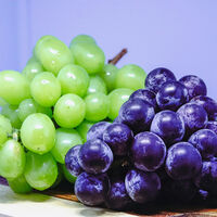 Todos te dicen que no te comas las uvas con semillas, pero la ciencia cree lo contrario 