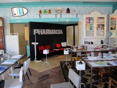 ¿Me pone un ibuprofeno con hielo? Pharmacia, un restaurante sin receta médica 