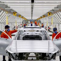 Fabricantes de vehículos europeos buscarán unirse contra la invasión de autos chinos en el viejo continente