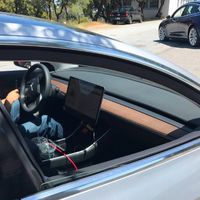 El interior del Tesla Model 3 es una enorme pantalla. ¿Acaso pensabas que sería diferente?