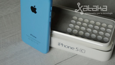 Apple podría lanzar un iPhone 5C de 8GB esta misma semana, según Engadget
