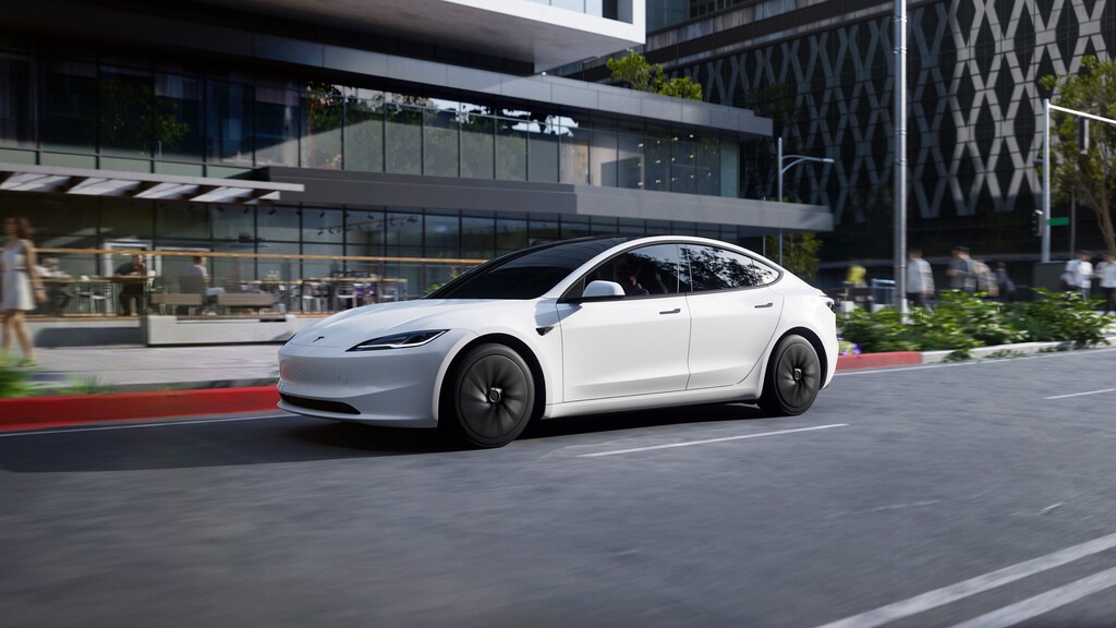 Tesla acaba de presentar versiones más baratas del Model 3 y Model Y: llegan en plena ofensiva de los eléctricos chinos