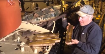 Compra un tanque por eBay y se encuentra 2,3 millones de euros en lingotes de oro escondidos en el depósito