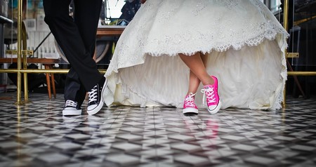 Preferencias de pareja: ellos prefieren casarse con quienes ganan menos; ellas, con quien ganan más