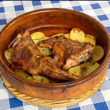 El mejor ternasco asado de Aragón se hace en el centro de Zaragoza que es todo un clásico de la ciudad 