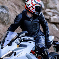 Si viajas a Francia en moto, ten cuidado. Te pueden freír a multas si no llevas en el casco unas pegatinas que en España no son obligatorias 