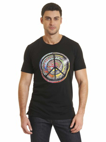 Ringo Starr y Robert Graham lanzan colección de camisetas y camisas con motivos de amor y paz