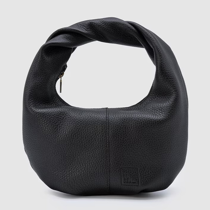 Leandra
Bolso hobo mini de mano de piel vacuna grano con cremallera
