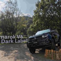 Volkswagen Amarok 2026 estrena motor V6, tiene más torque que muchos deportivos y es más práctico que una SUV 