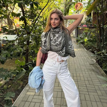 La nuevas Nike en color plata a prueba de looks aburridos que llevan las expertas en moda  